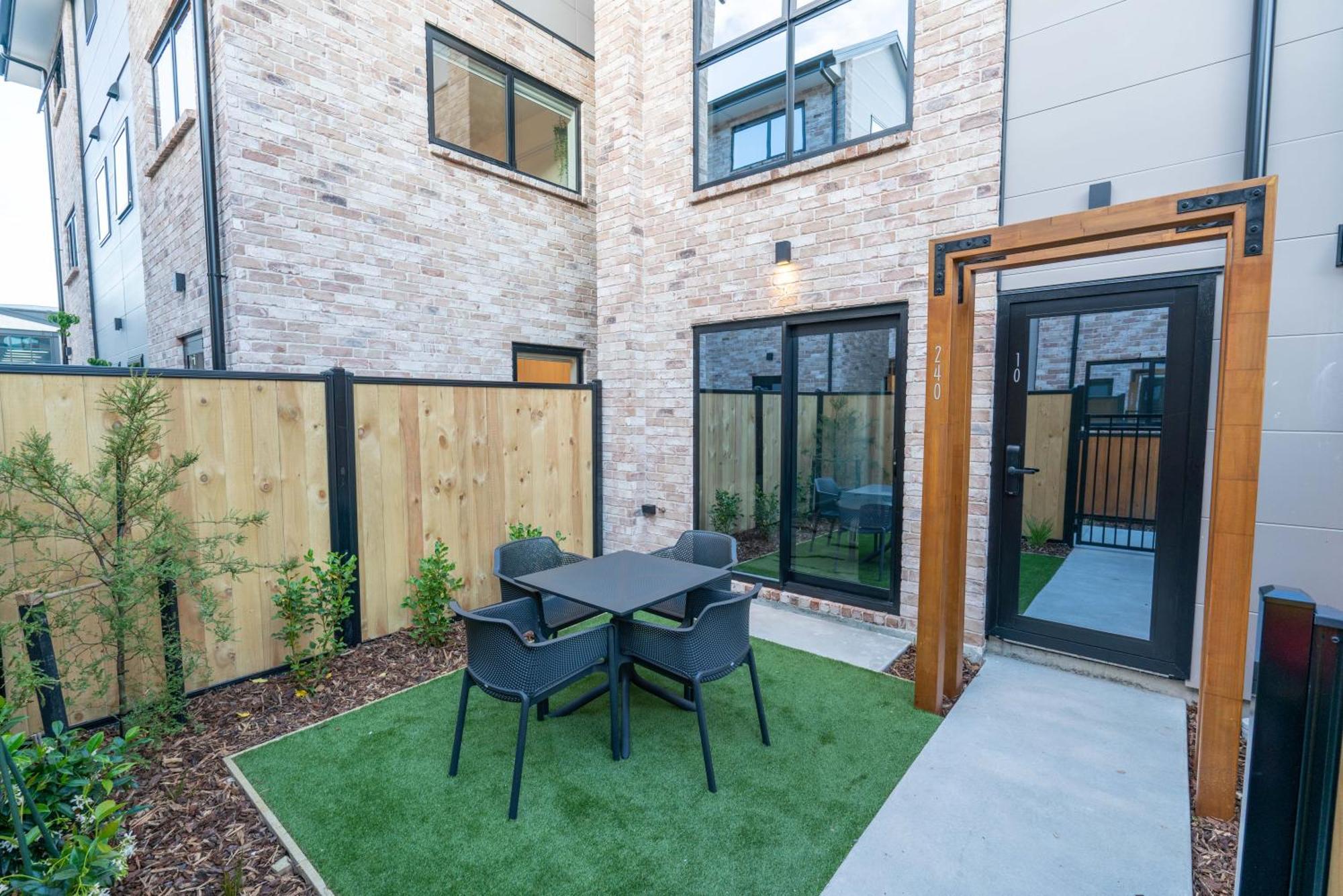 A Touch Of Luxury In Chch Cbd *