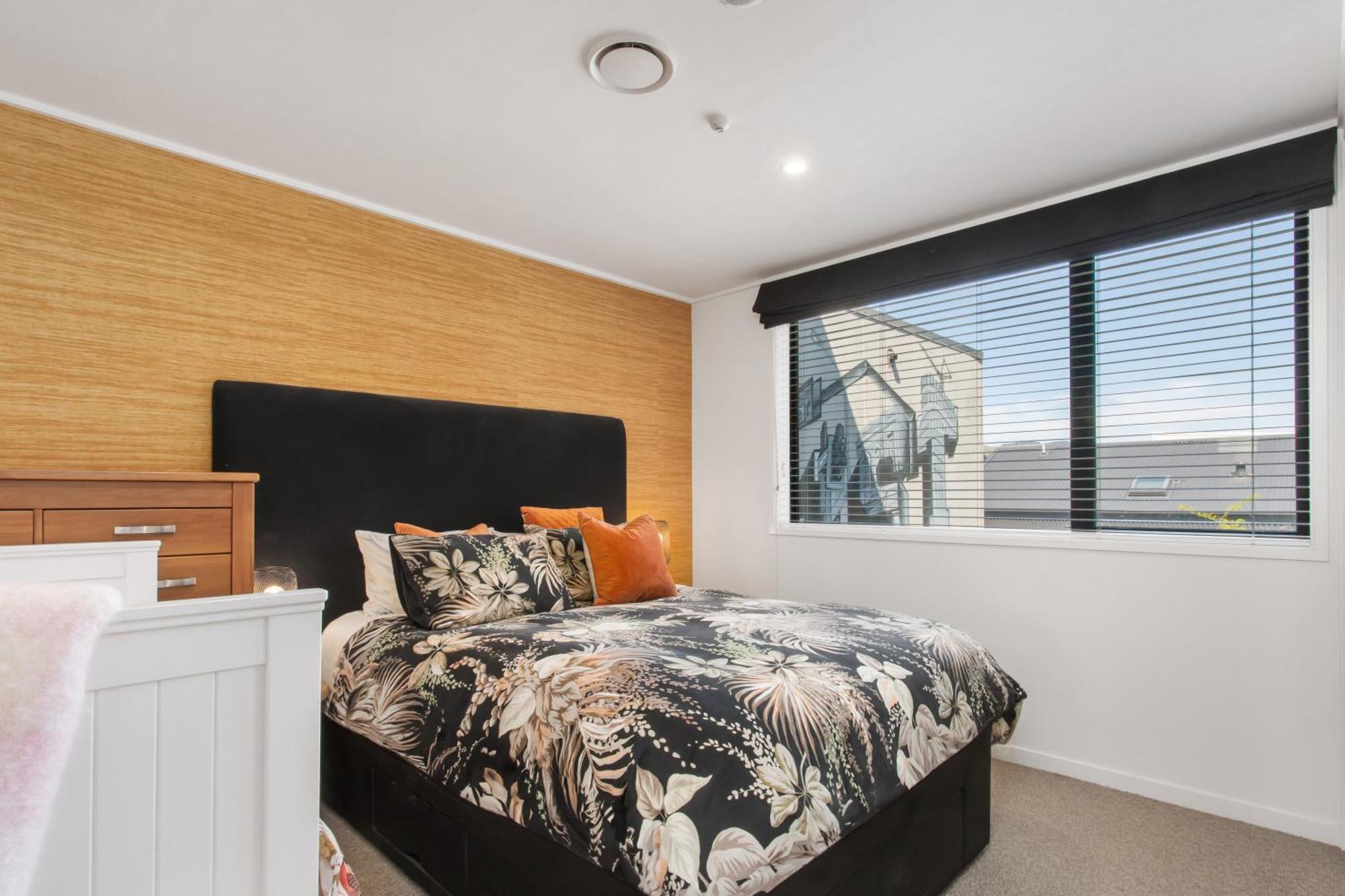 Executive Two Bedroom Apartment *