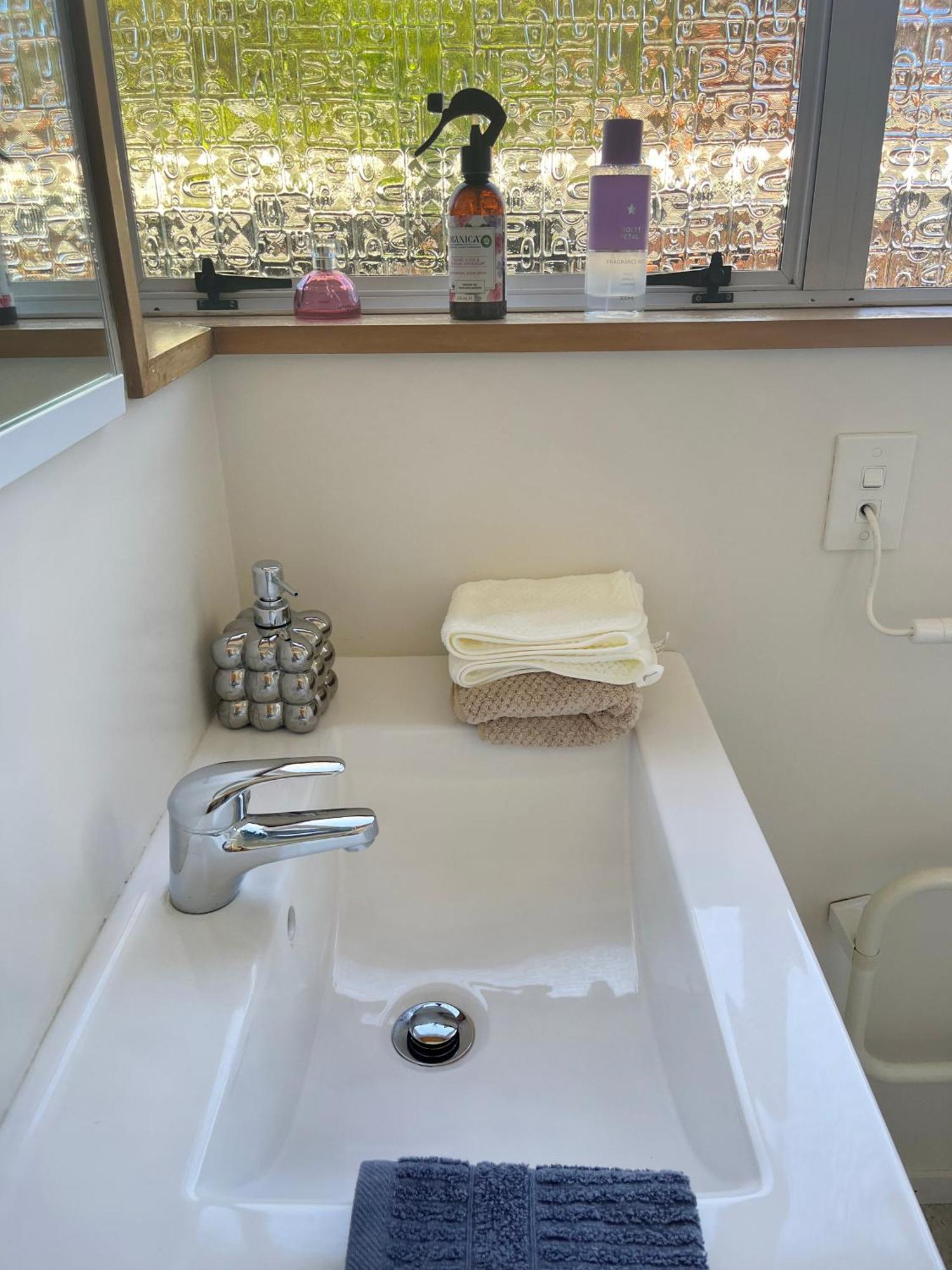 Convenient Westfield House 3bedroom 2bath * Christchurch