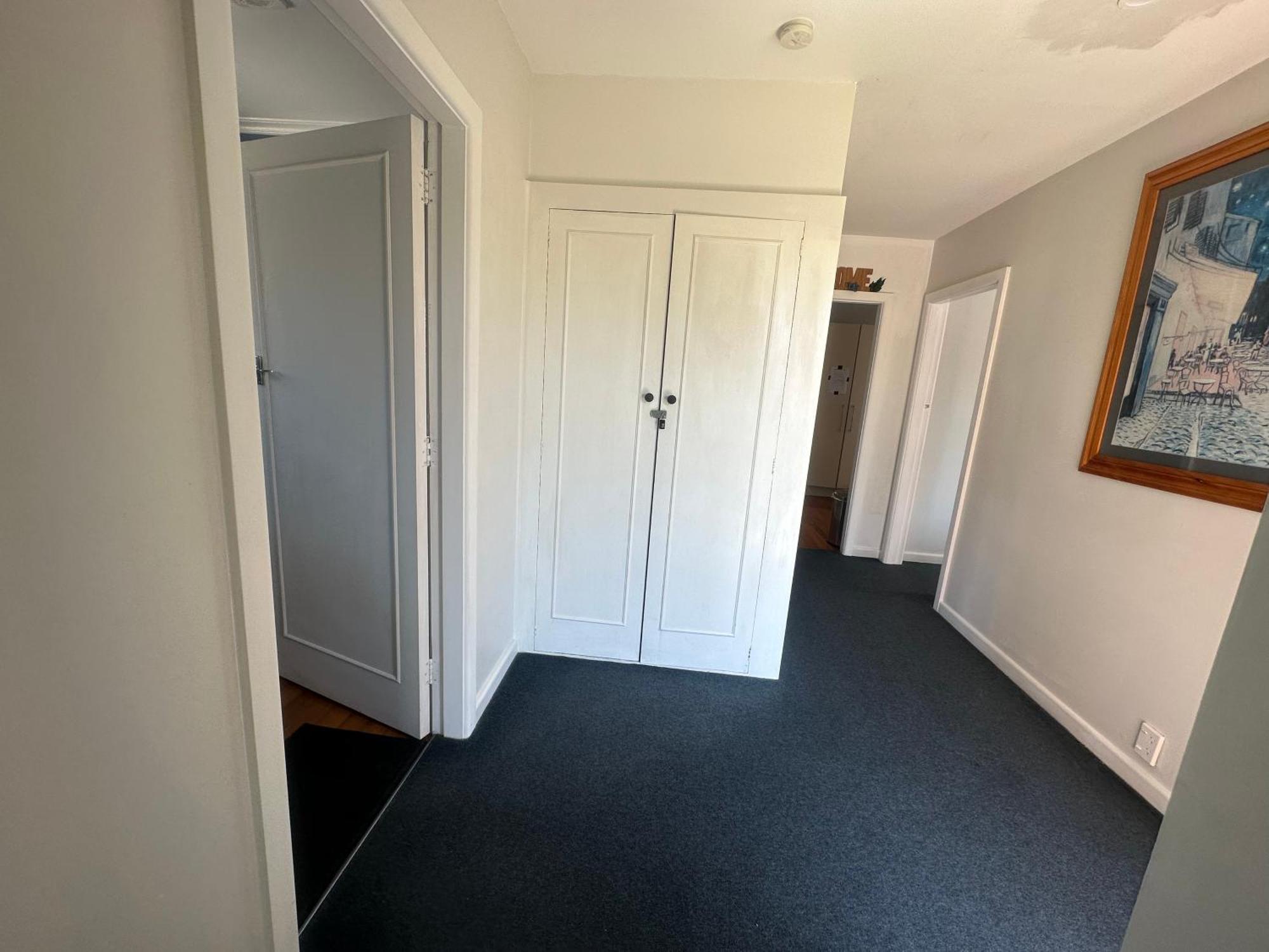 Sunny House With 5 Bedrooms Christchurch