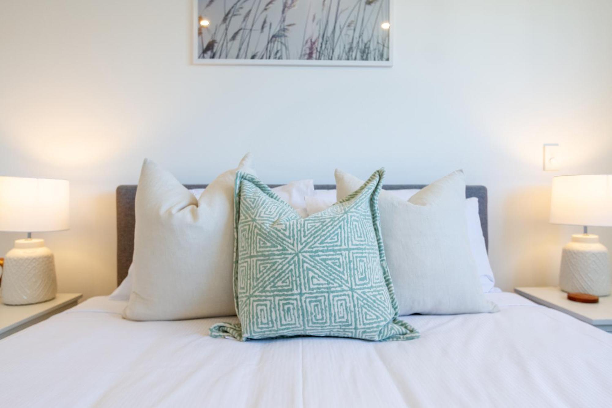 Vacation Riccarton 2 Bed 2 Bath W/carpark * Christchurch