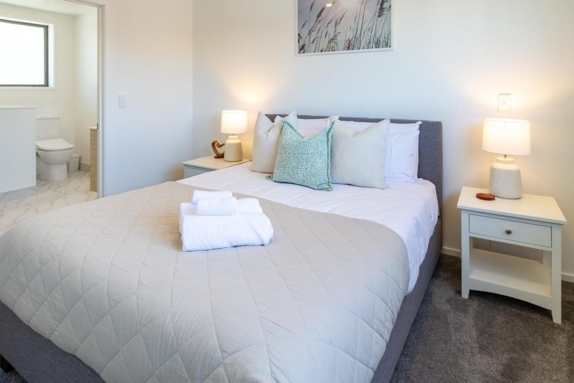 Vacation Riccarton 2 Bed 2 Bath W/carpark Apartment Christchurch