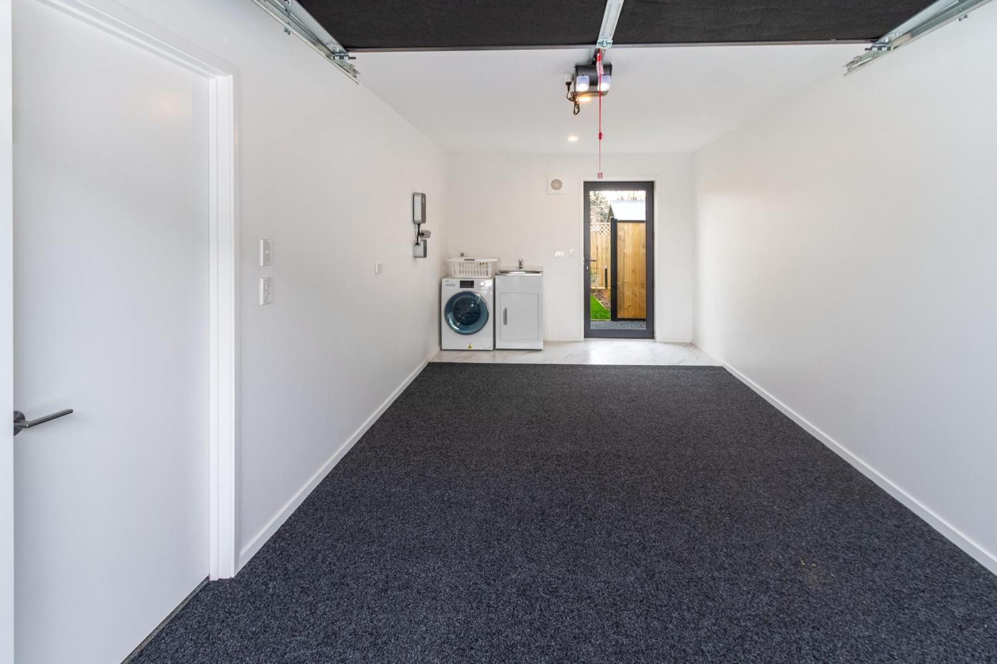 Charming Riccarton Abode 2bed W/garage Apartment *