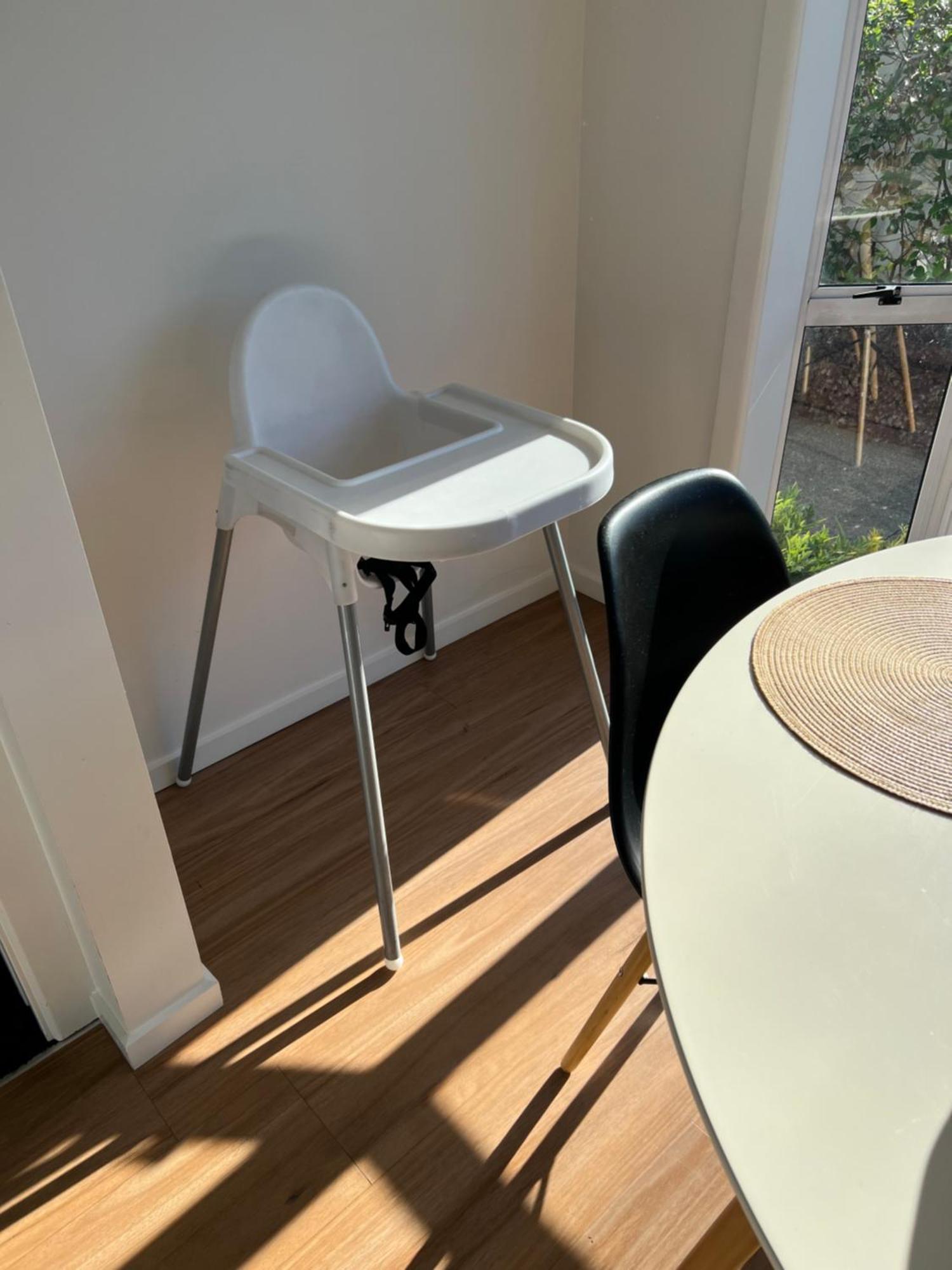 Apartment Spacious Quality Apartment, Convenient Location