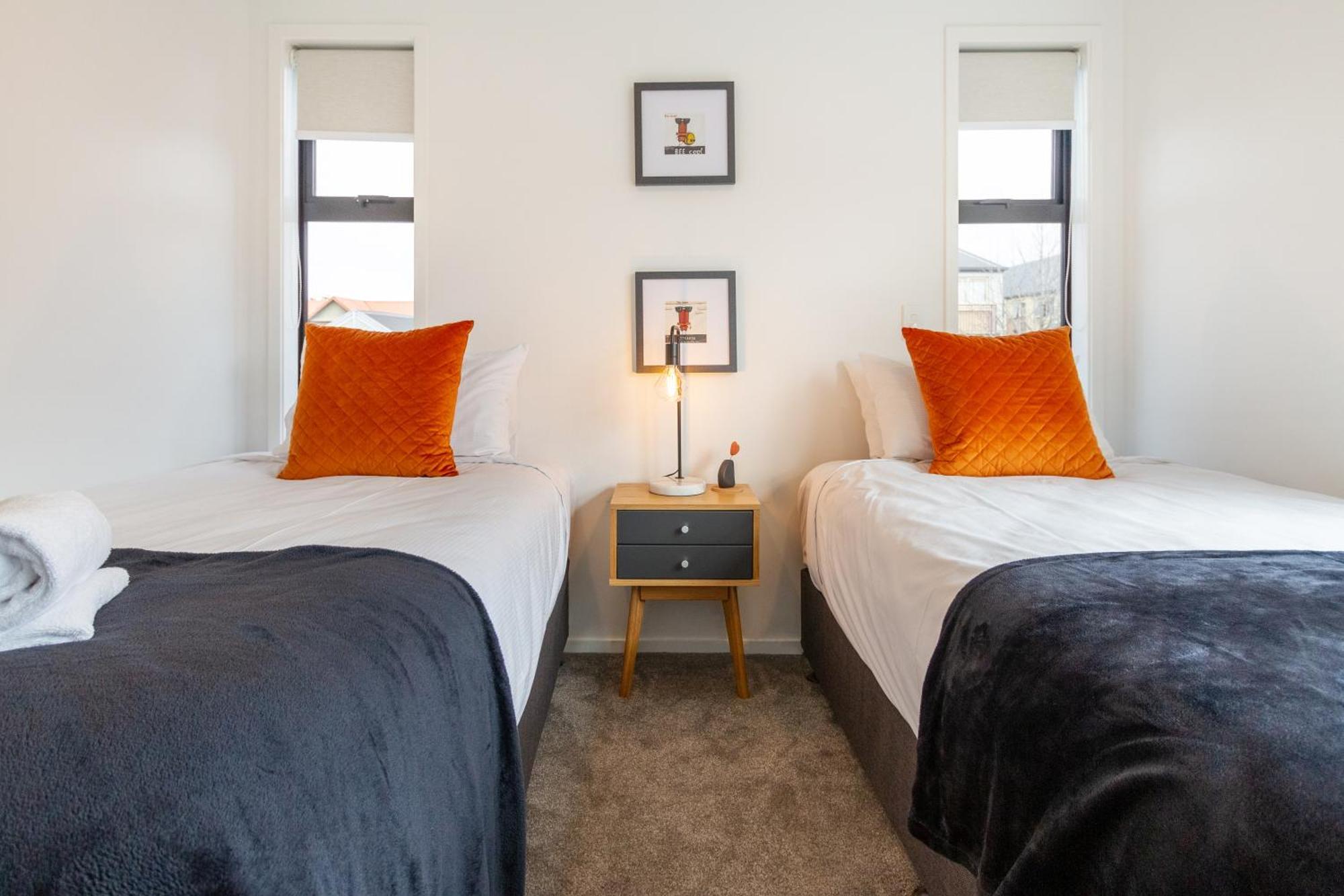 Art Deco 2 Bed By Latimer Square Christchurch