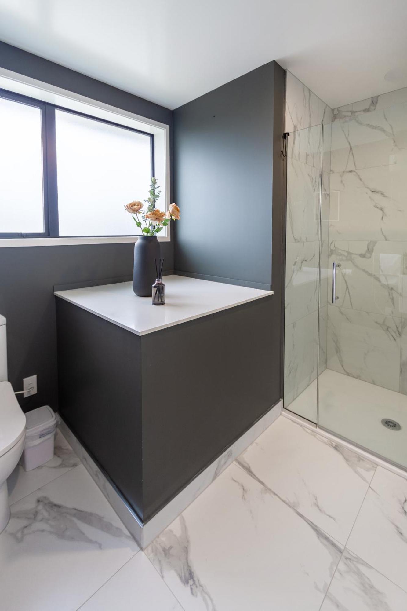 Art Deco 2 Bed By Latimer Square Apartment Christchurch
