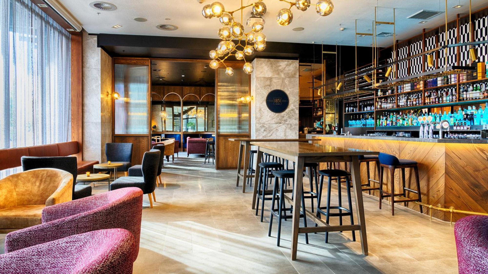 Crowne Plaza By Ihg Hotel 4*