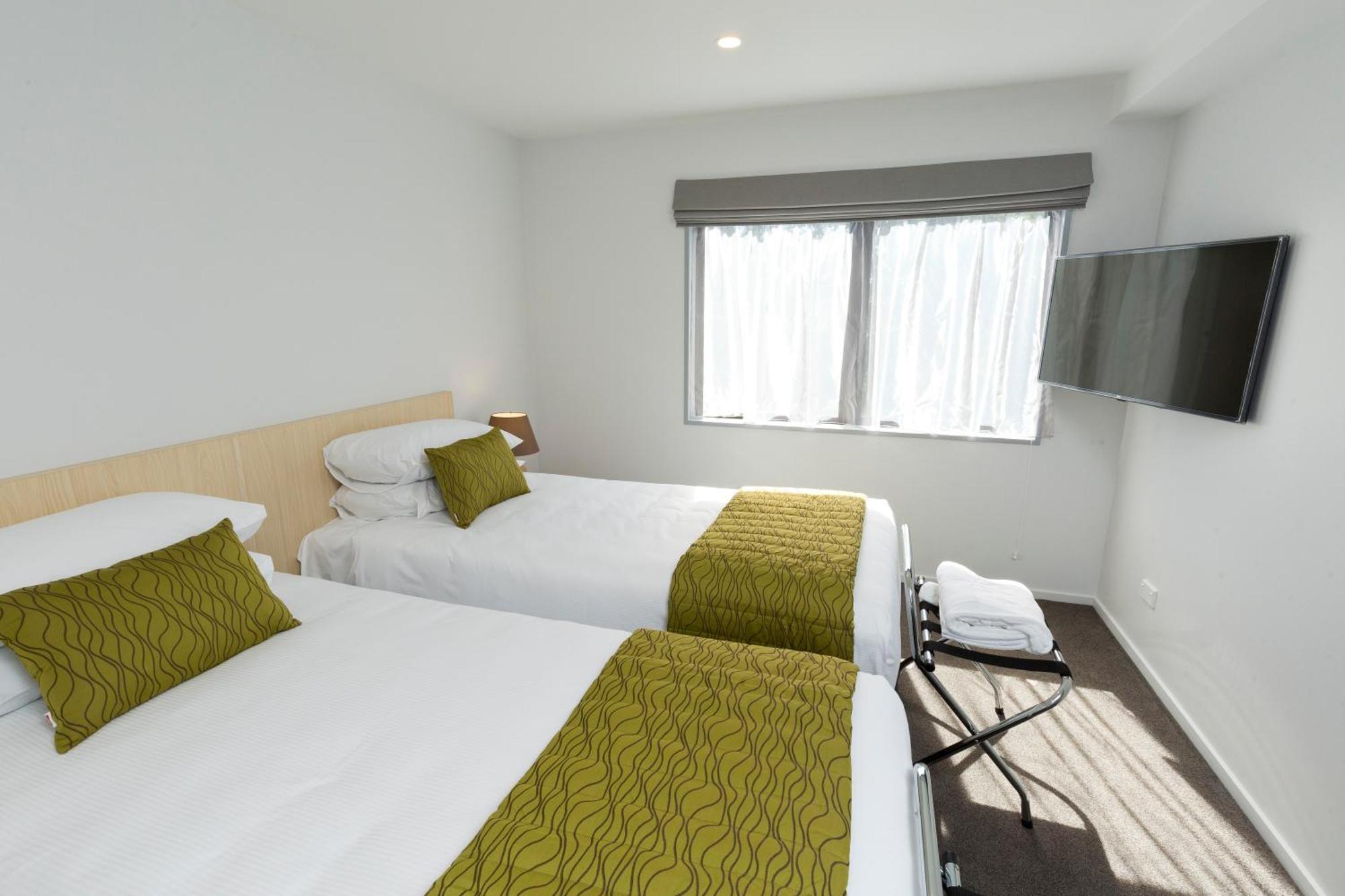 2 On Whiteleigh And 239 On Lincoln Motel 5*