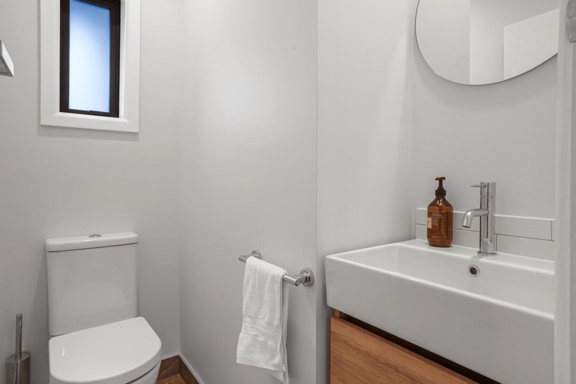 Private, Family-friendly Home, 4br By Airport & Free Parking * Christchurch