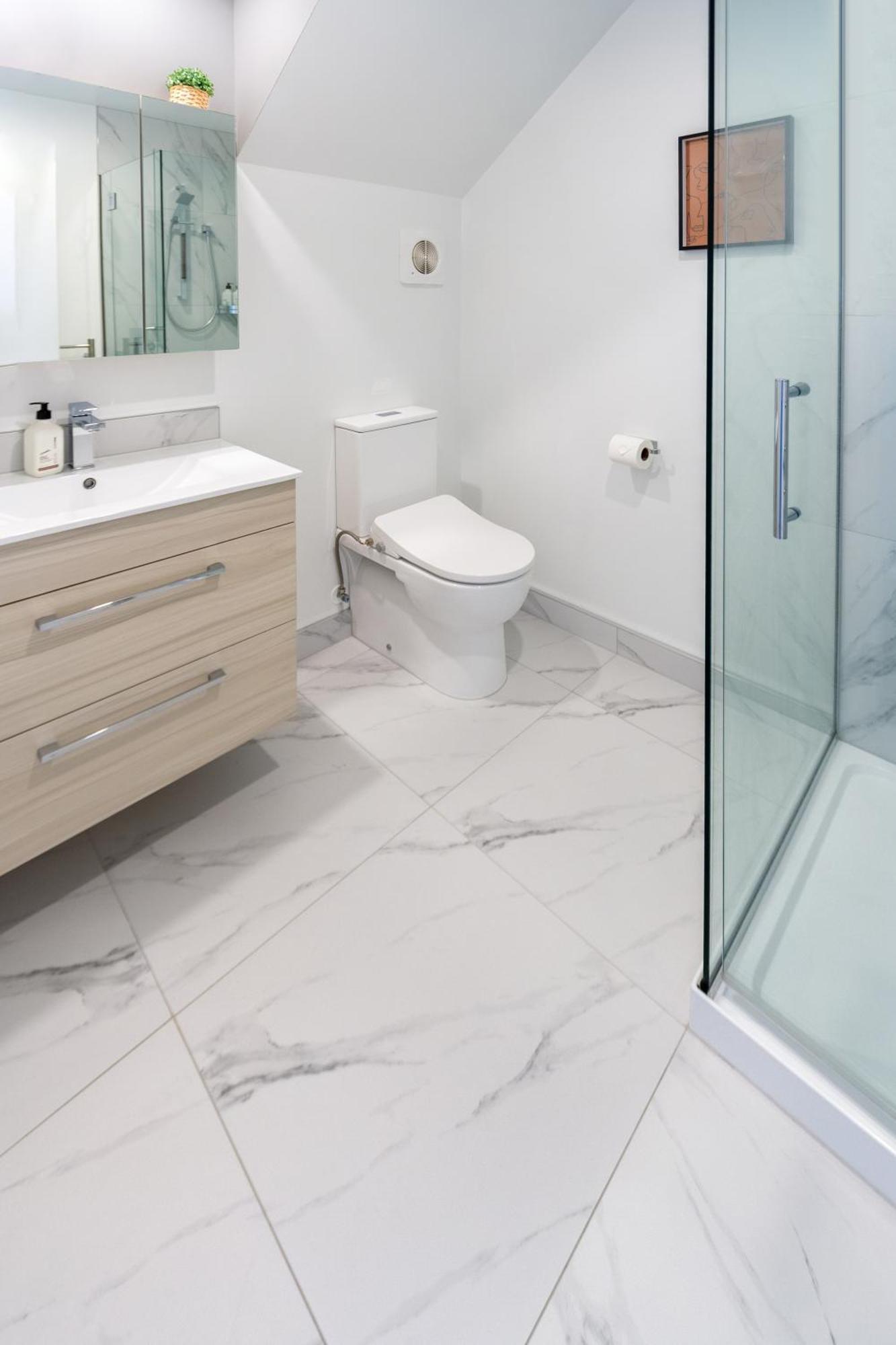 Cashel Street Hideaway 2 Bed 2 Bath Apartment Christchurch