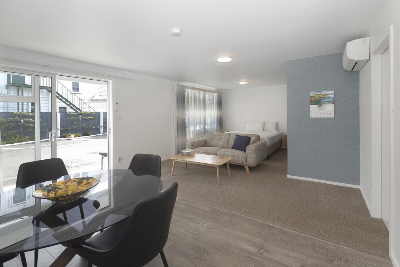 The Adelphi Motel 4*
