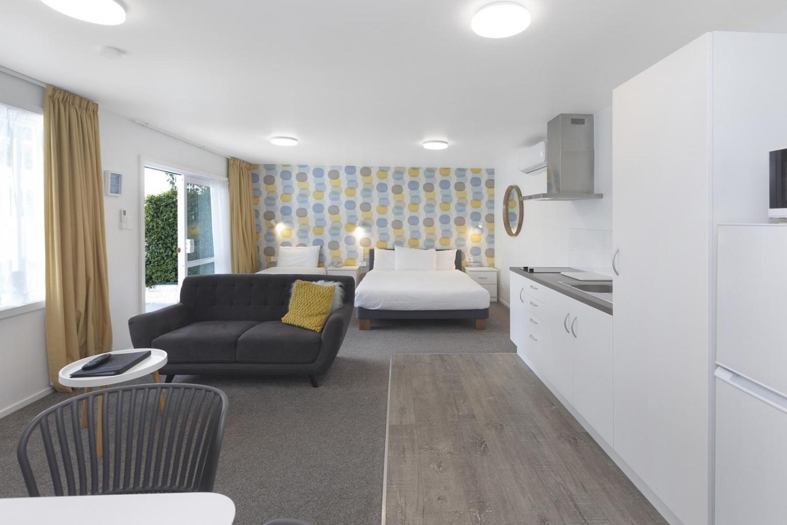 The Adelphi Motel 4*