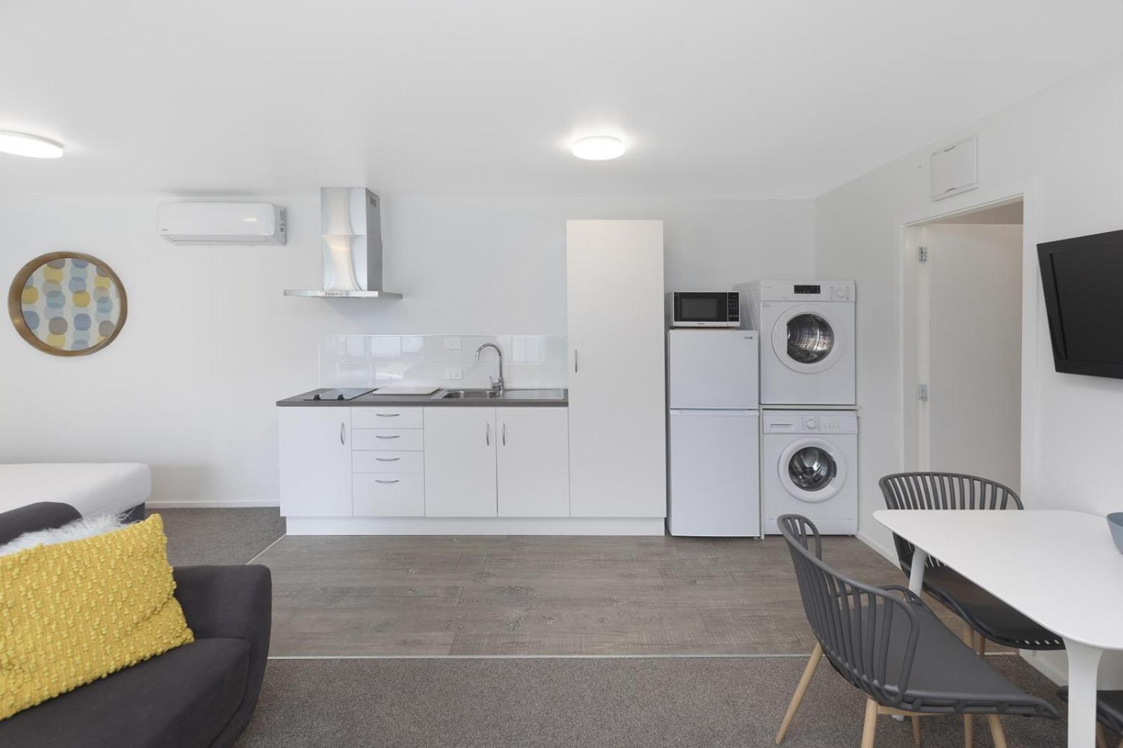 Motel The Adelphi 4*