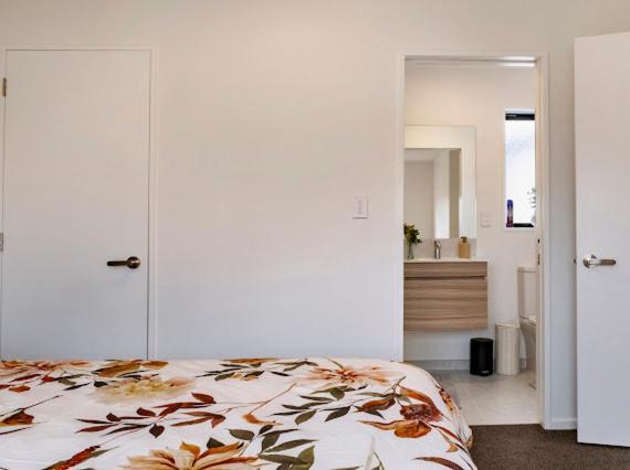 Entire Brand New Apartment Christchurch
