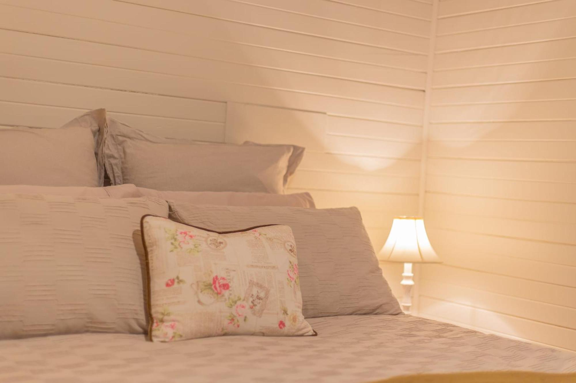Break For Couples 27 Mins Chc Airport Villa