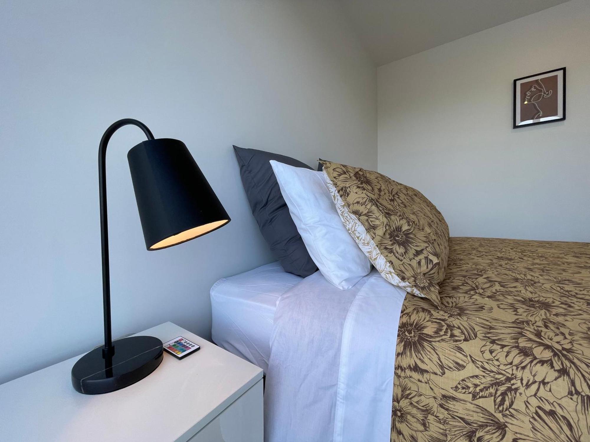 Apartment Luxury 2 Bedroom Townhouse Opposite Merivale Mall Christchurch