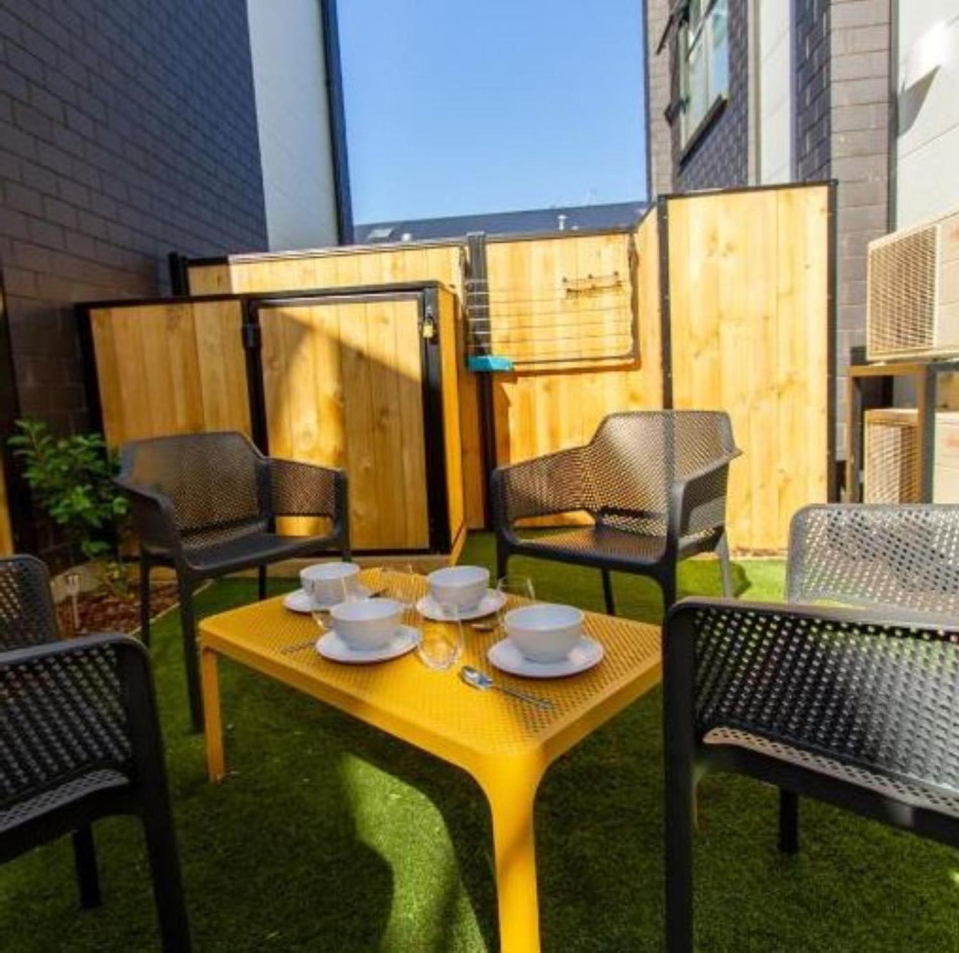 Luxurious Inner City 2 Bed Pad *