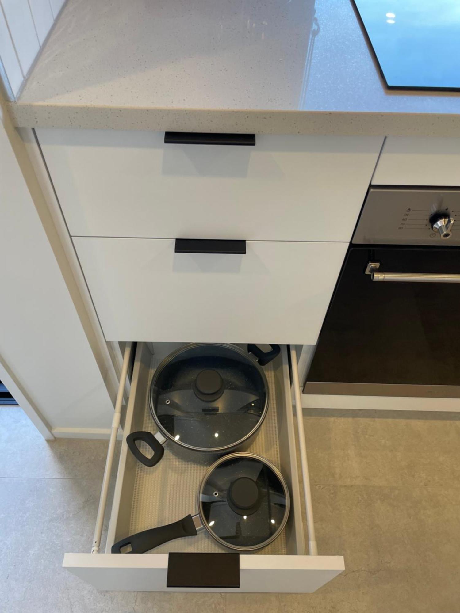 Apartment Luxury 2 Bedroom Townhouse Opposite Merivale Mall