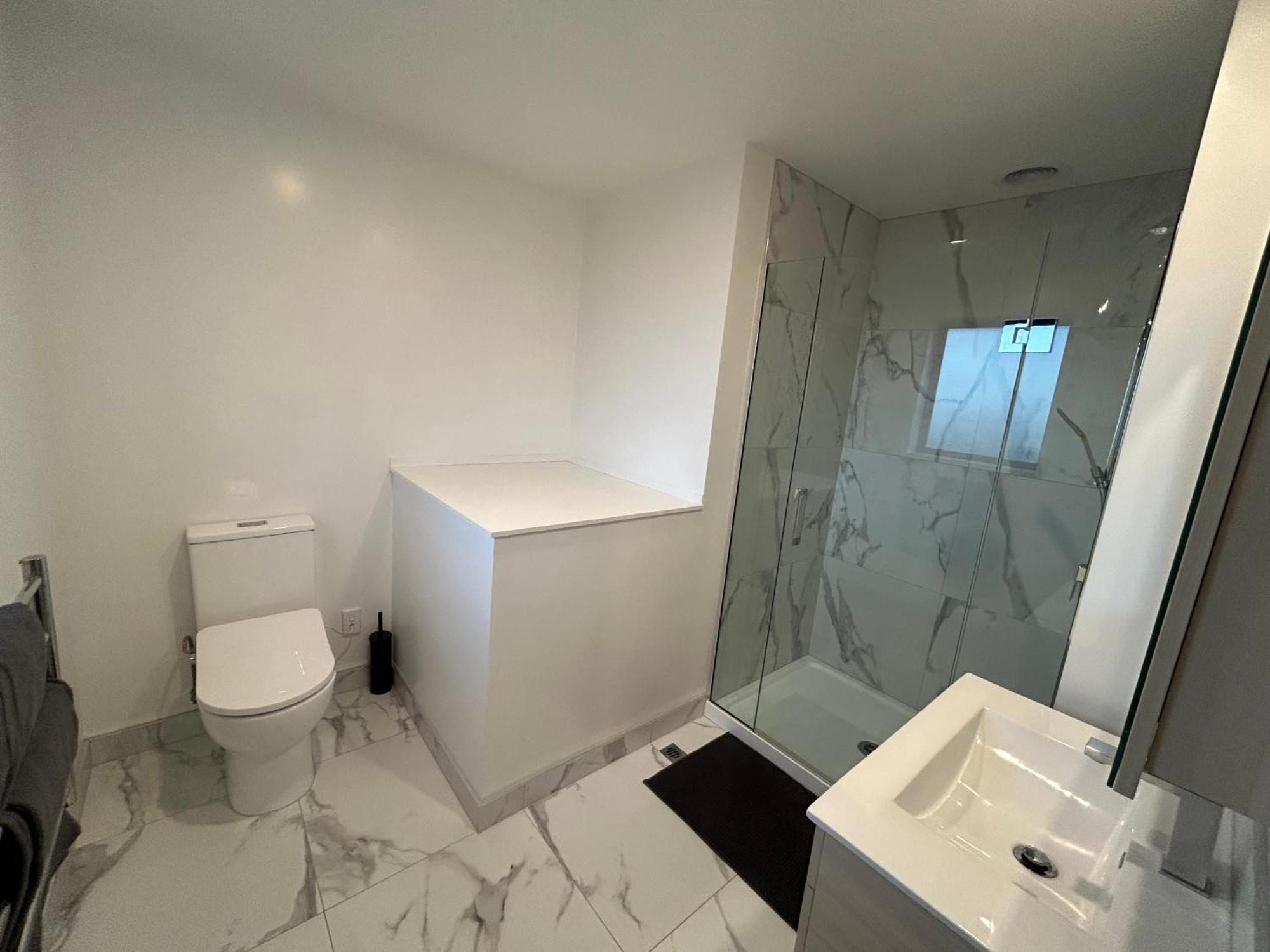Spacious Inner Townhouse Apartment *