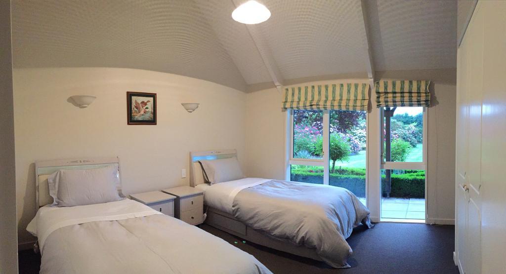 Rhododendron Garden Guest house Christchurch