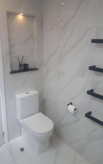 Modern Two-bedroom In Merivale Apartment Christchurch