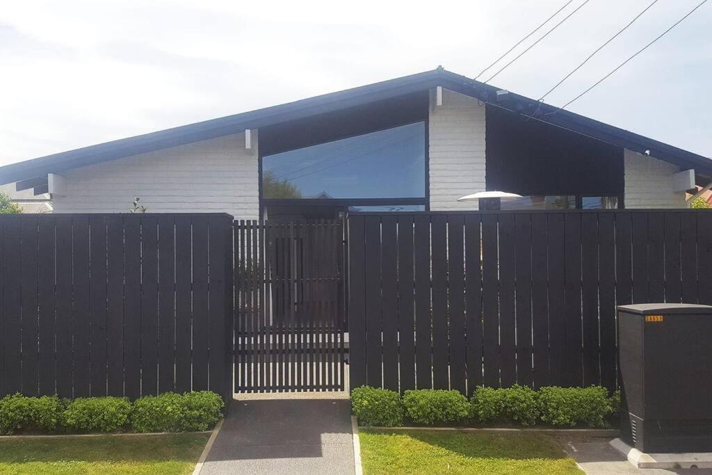 Modern Two-bedroom In Merivale Apartment Christchurch