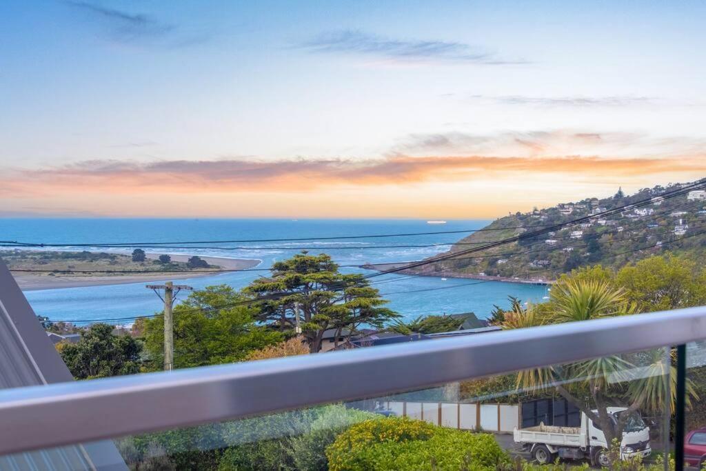 Sea View Paradise With Hot Tub Holiday home Christchurch