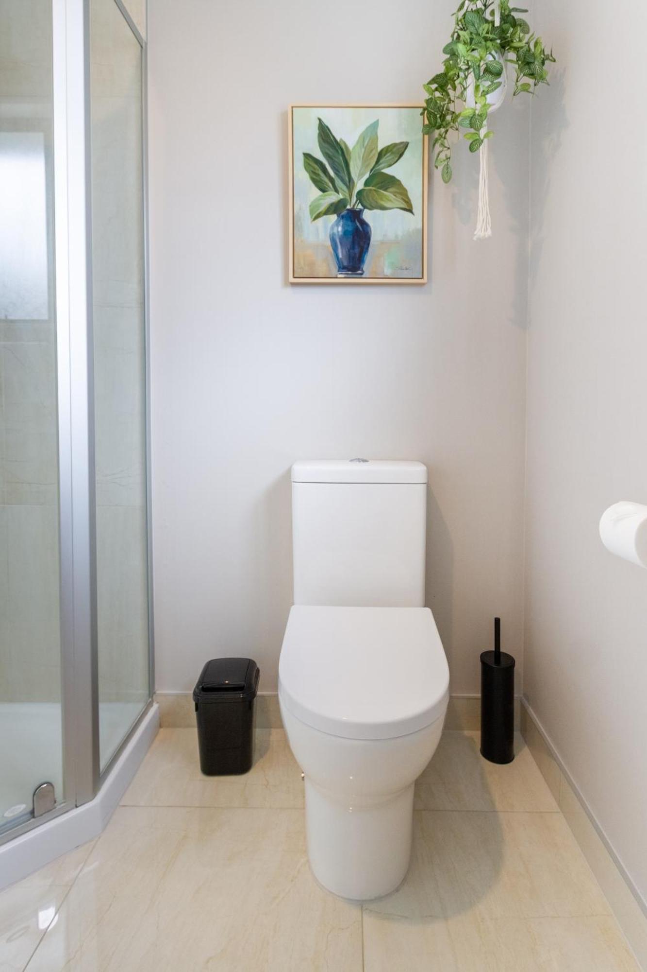 Latimer Square Luxe: 1br W/ Sofa Bed