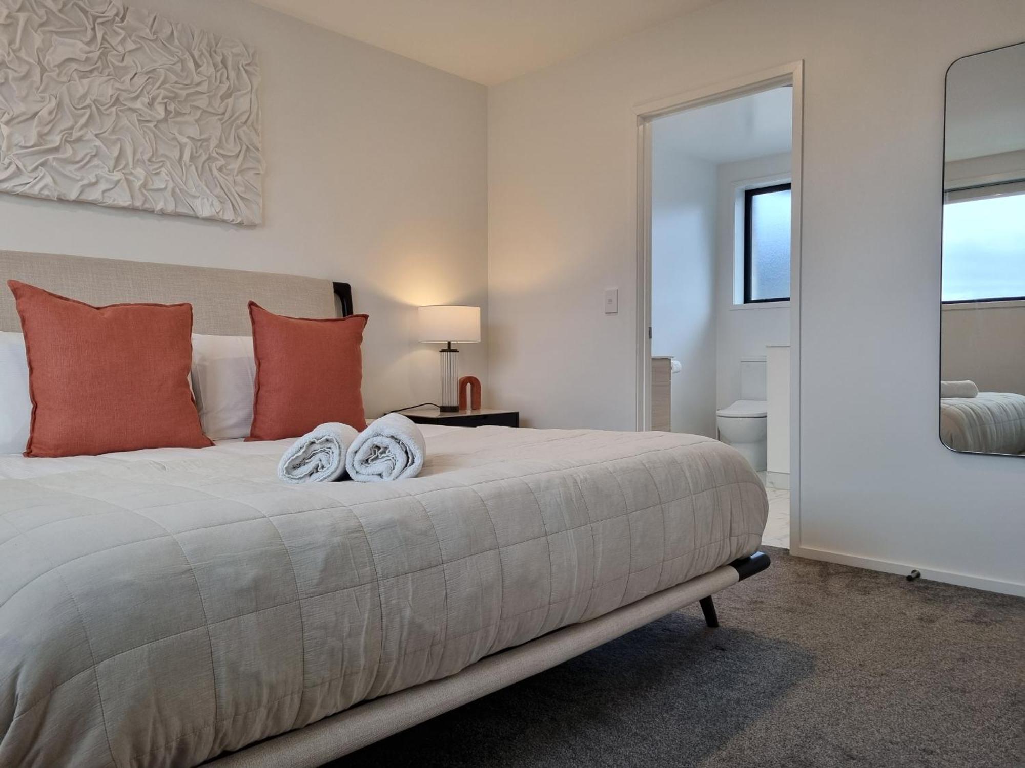 Apartment Cloud Nine Elegant Escape Awaits *