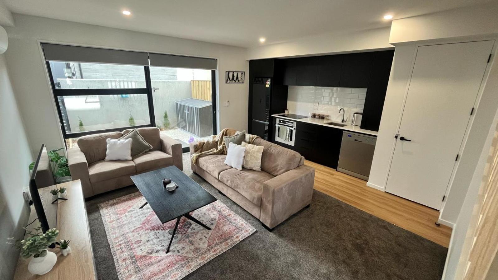 Cbd Luxury 2 Bedroom Retreat Holiday home *