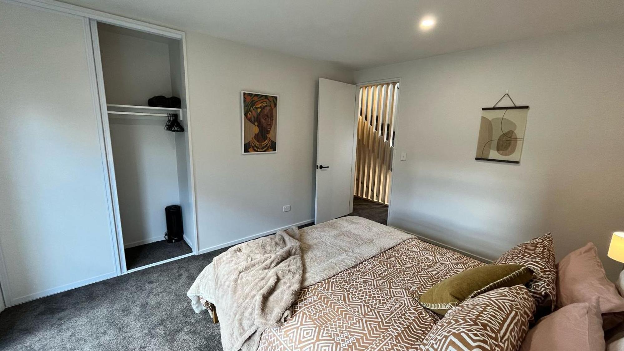 Cbd Luxury 2 Bedroom Retreat Holiday home Christchurch