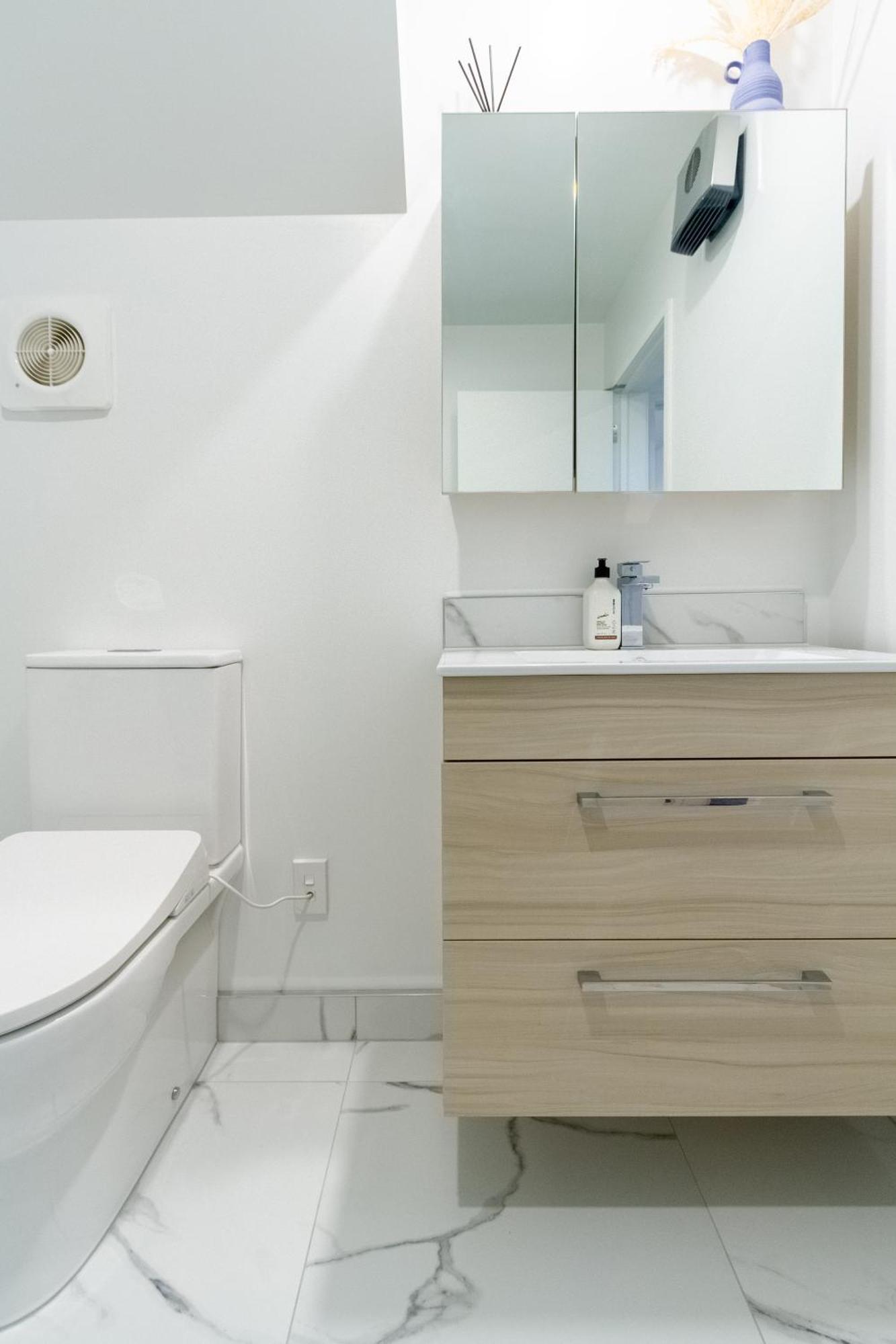 Urban Elegance - 2 Bed, 2 Bath In The Cbd