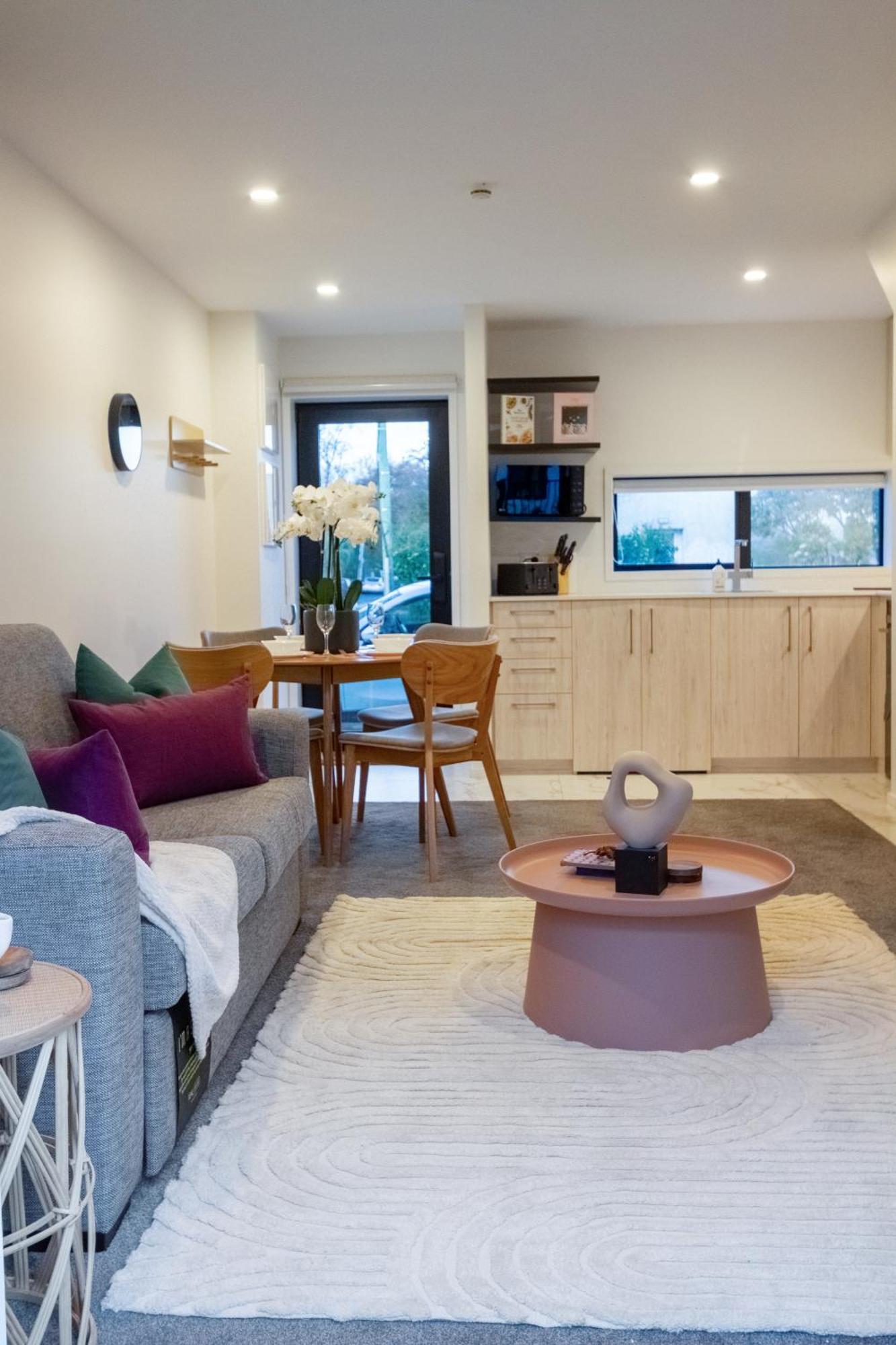 Apartment Urban Elegance - 2 Bed, 2 Bath In The Cbd *