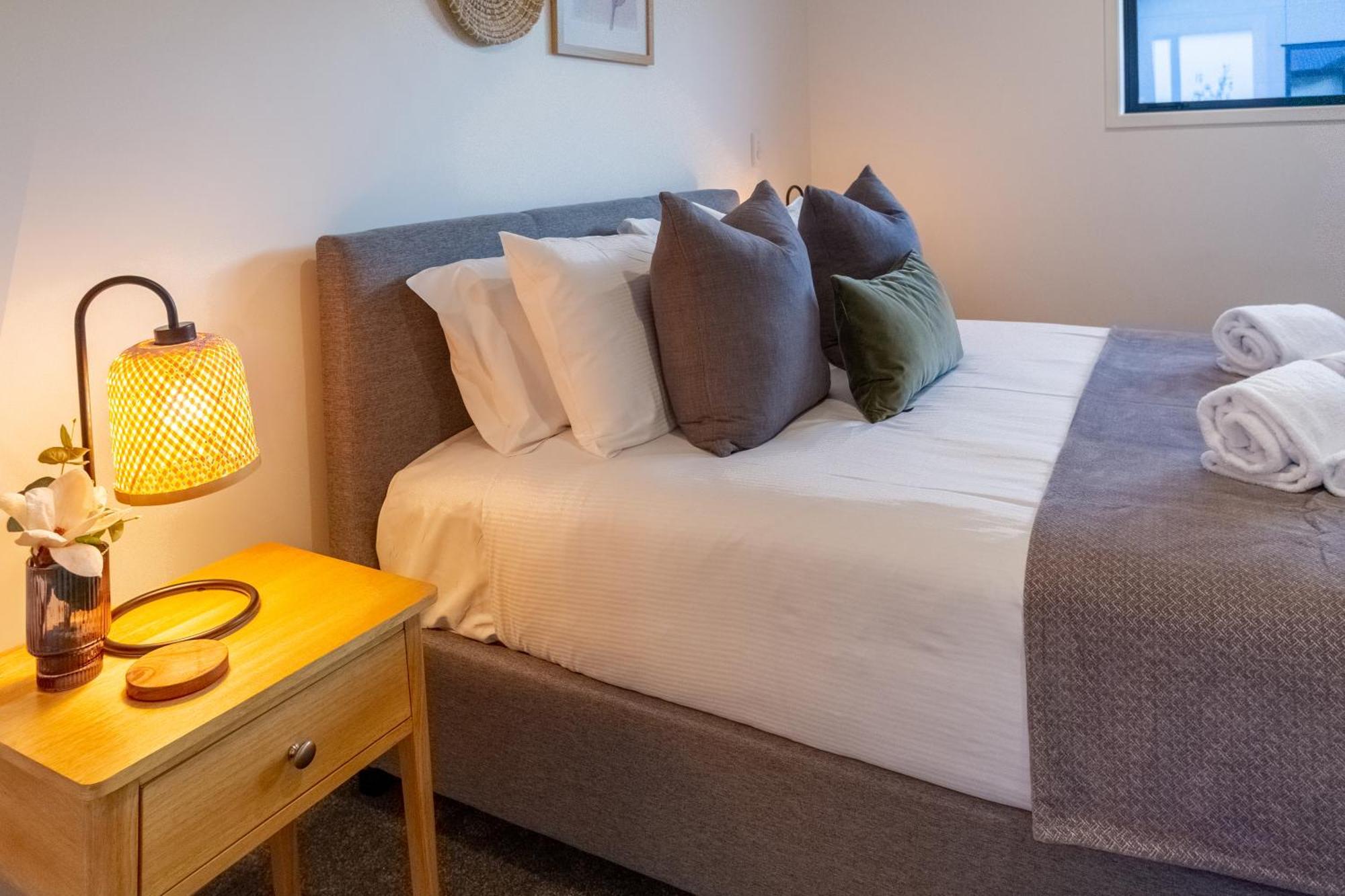 Apartment Urban Elegance - 2 Bed, 2 Bath In The Cbd *