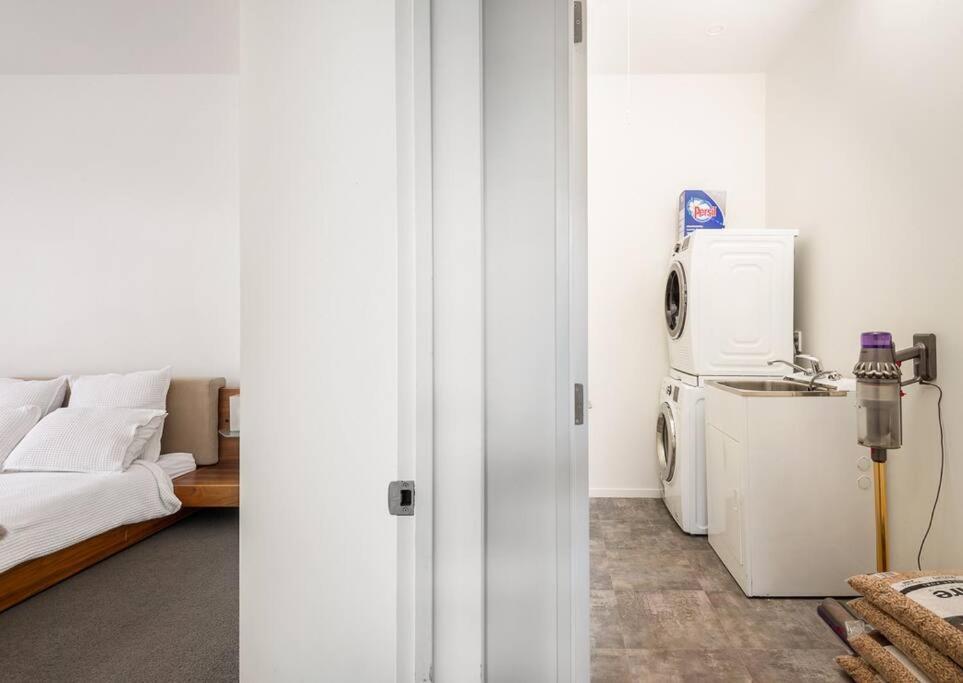 Inner House - Great Location!