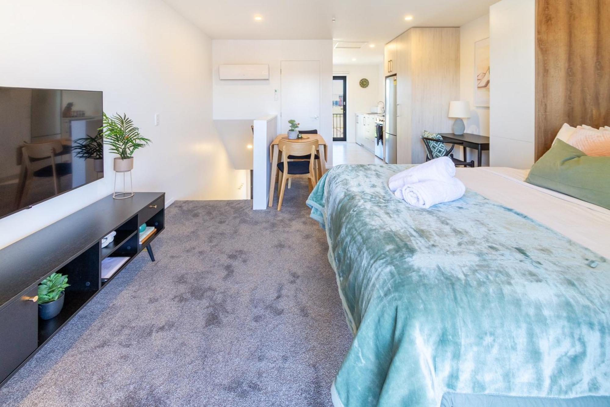 Living: Upper Haven On Wilmer