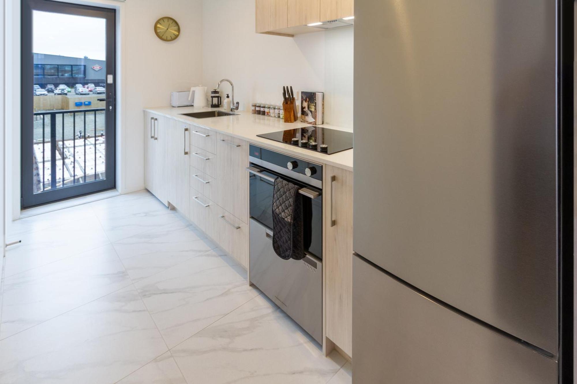Apartment Urban Retreat At 8 Wilmer: Upper Level Gem *