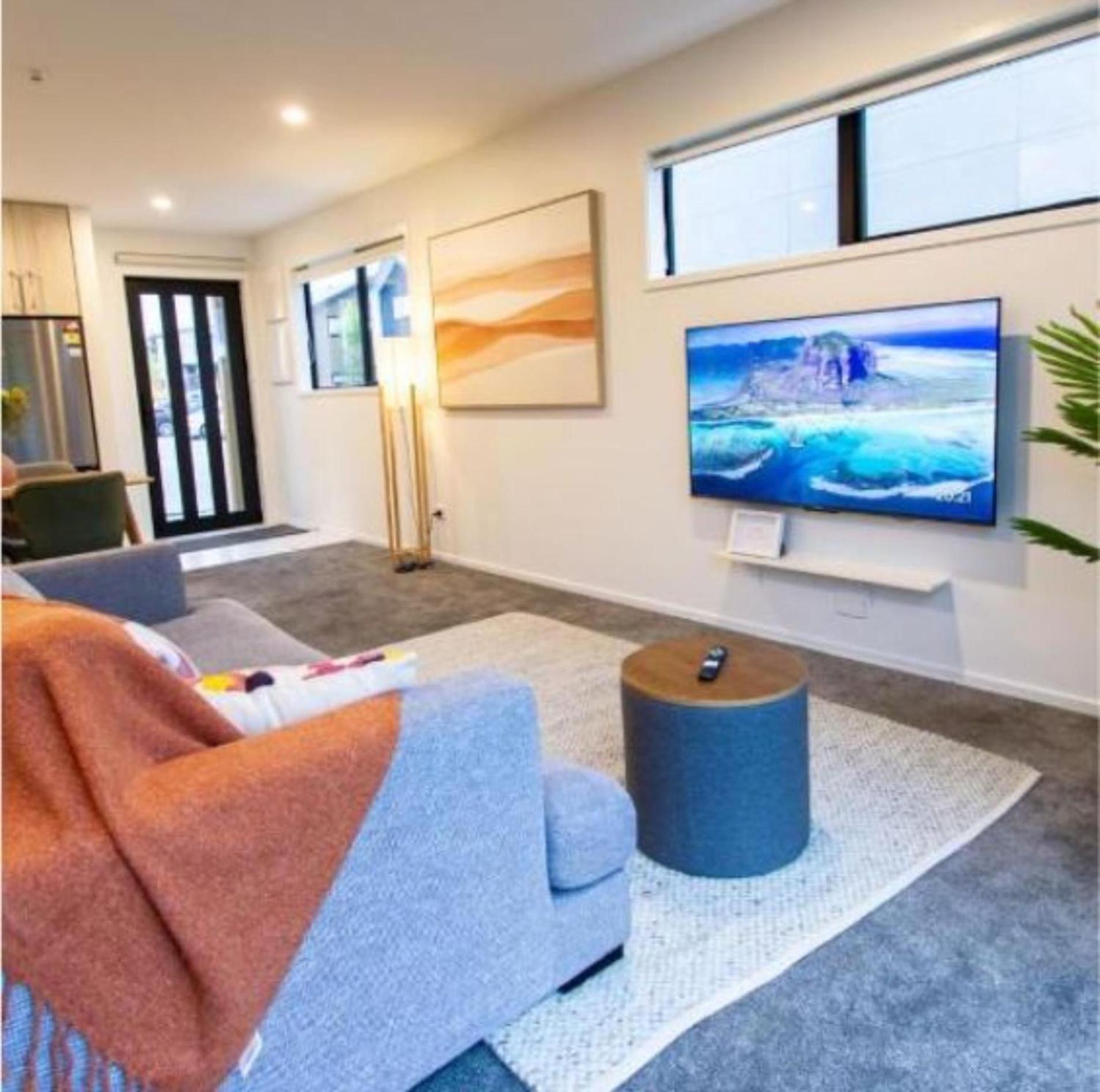 St Albans 2 Bed Townhouse With Carpark Apartment