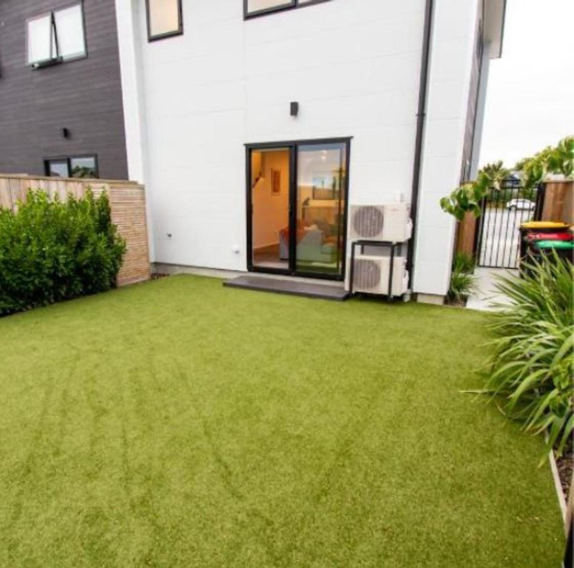 St Albans 2 Bed Townhouse With Carpark *