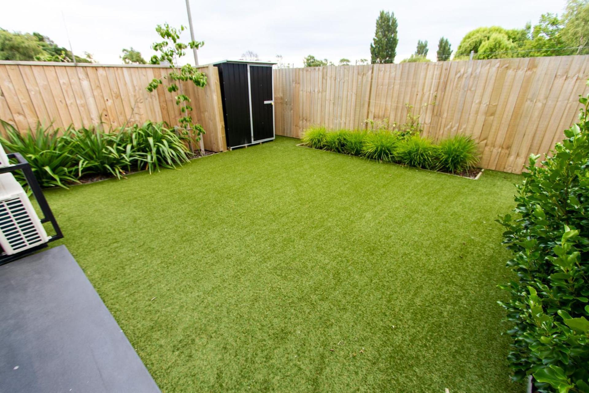 St Albans 2 Bed Townhouse With Carpark Apartment *