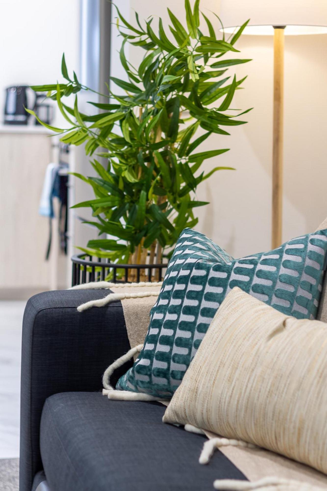 Style Meets Comfort 2 Bed Chch Cbd Apartment Christchurch
