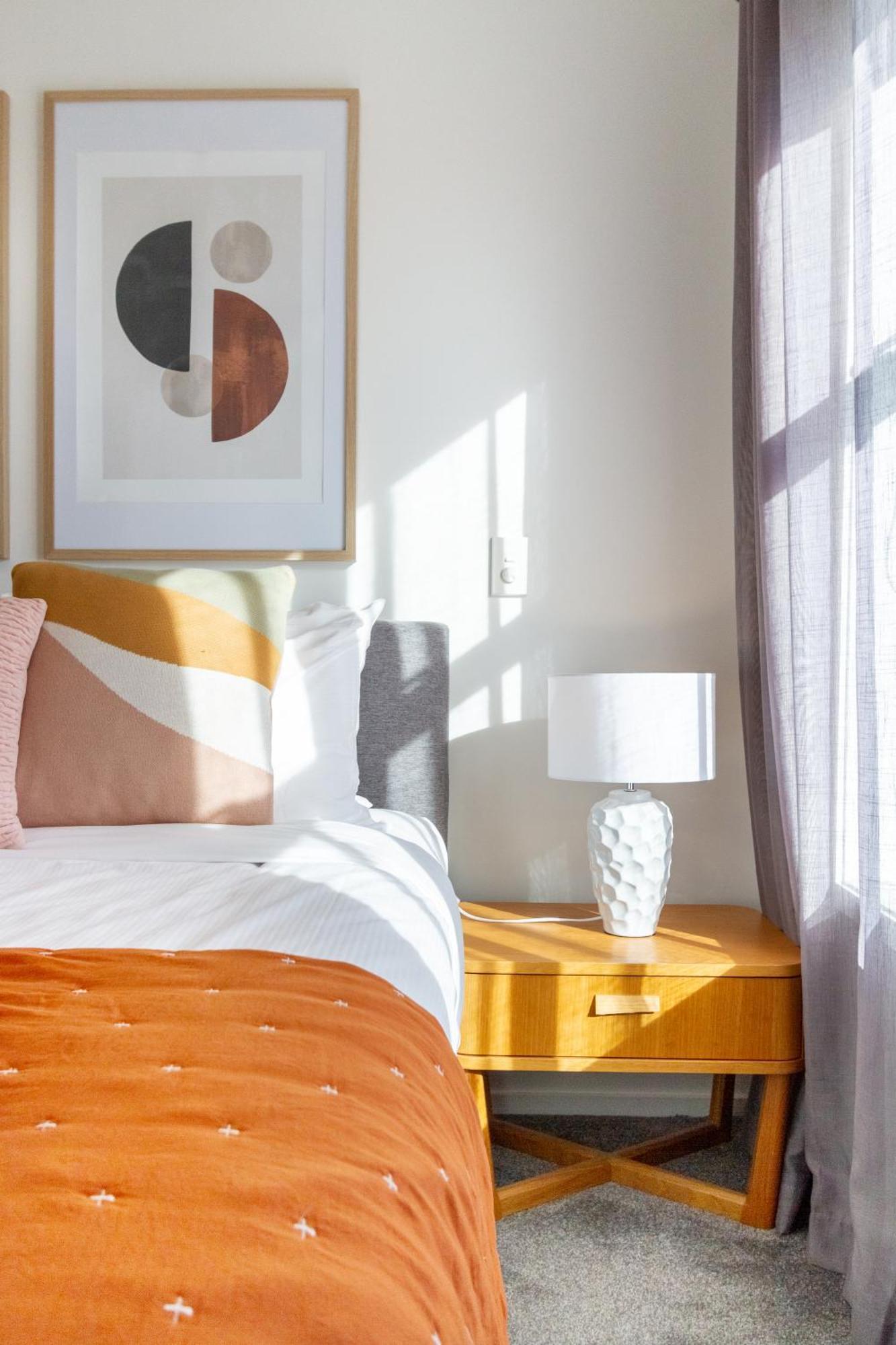 Gorgeous In - 2 Bed Oasis W/king Bed