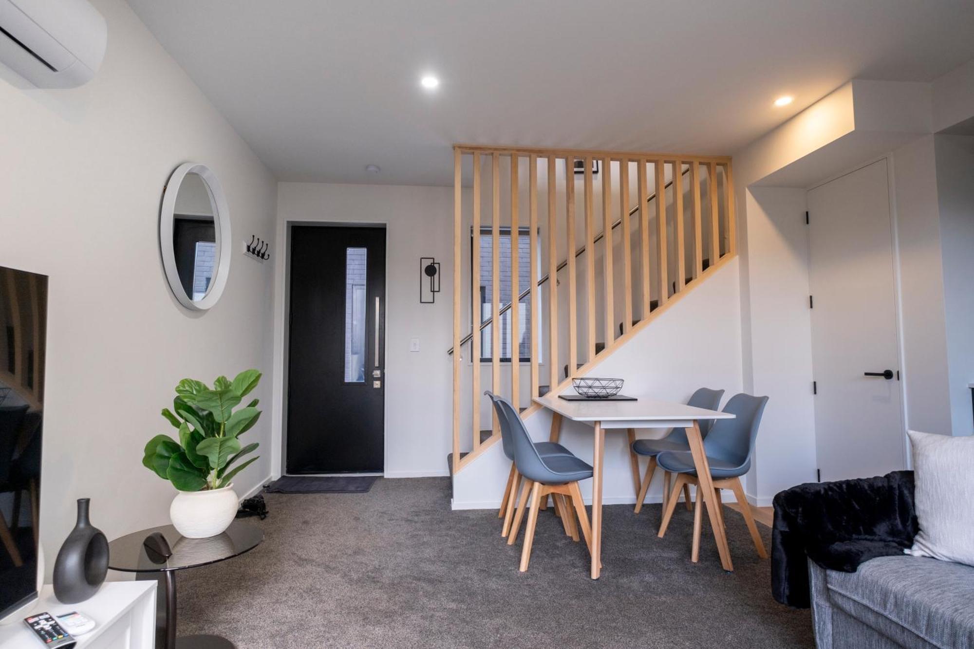 Luxury 2 Bed Townhome In Cbd Apartamento *