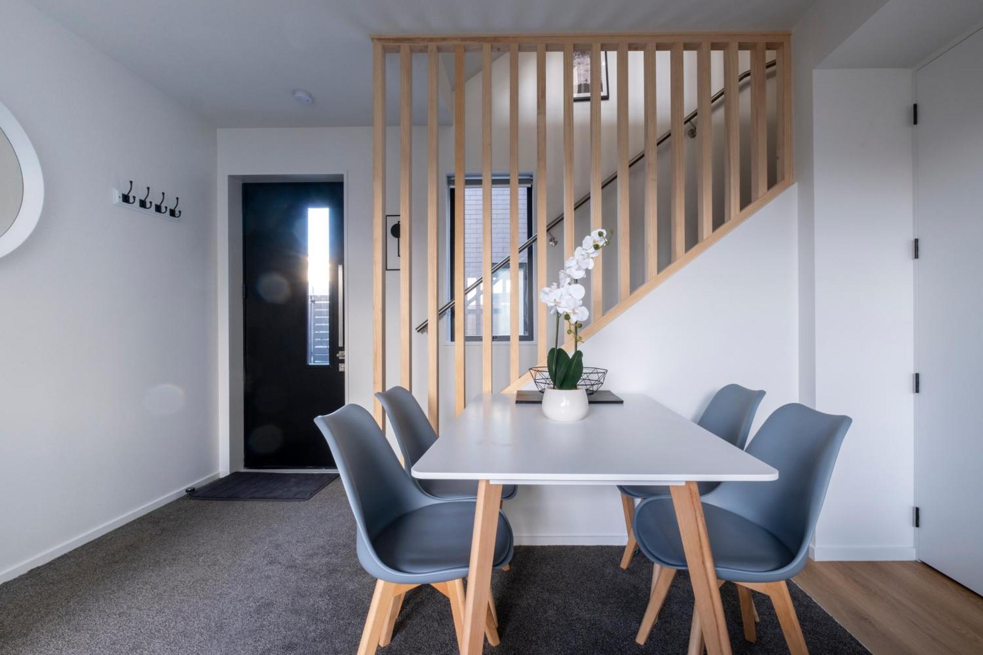 Luxury 2 Bed Townhome In Cbd Apartamento