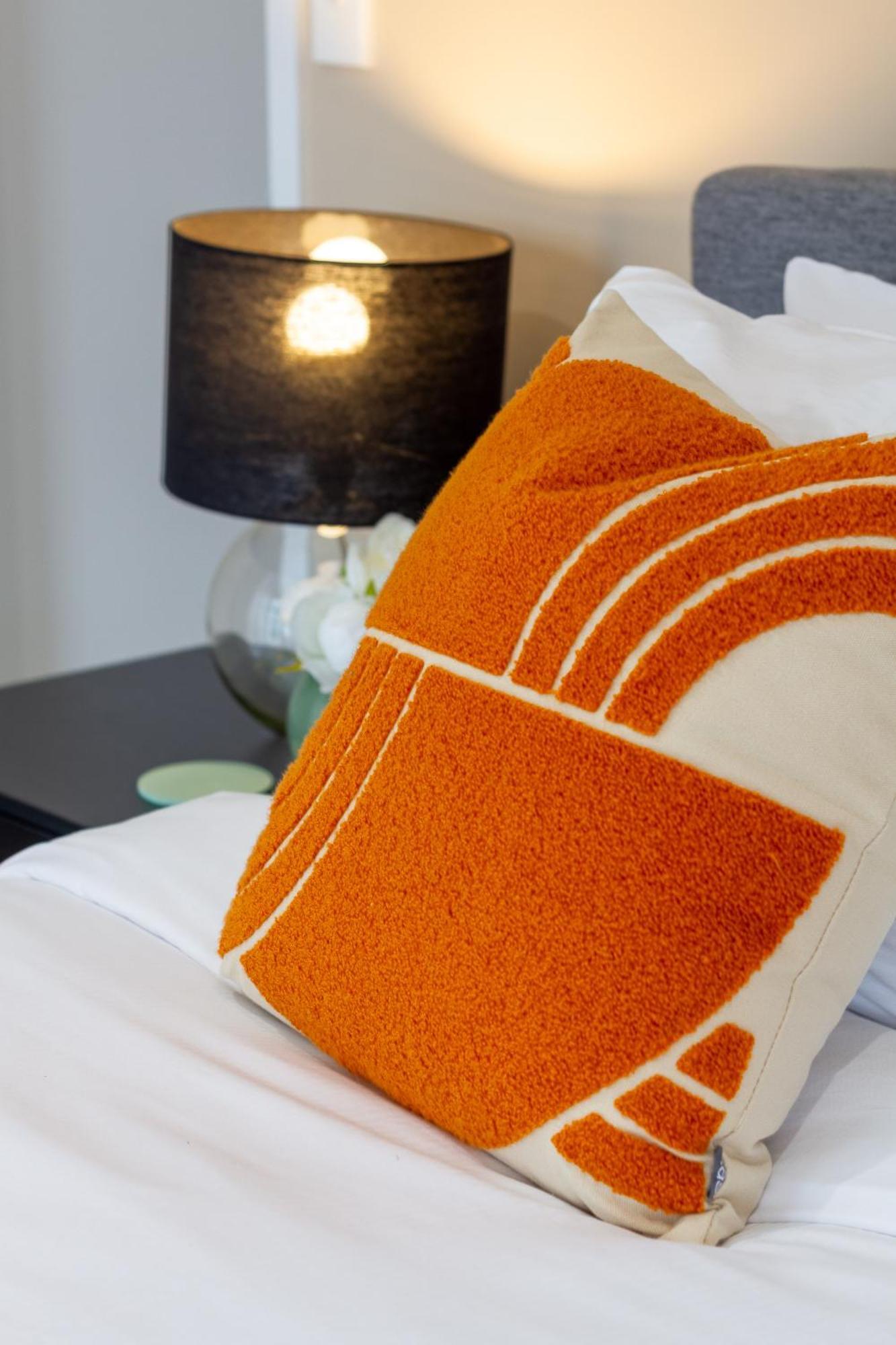 Chic 3-br Cbd Gem In Christchurch: Prime Location *