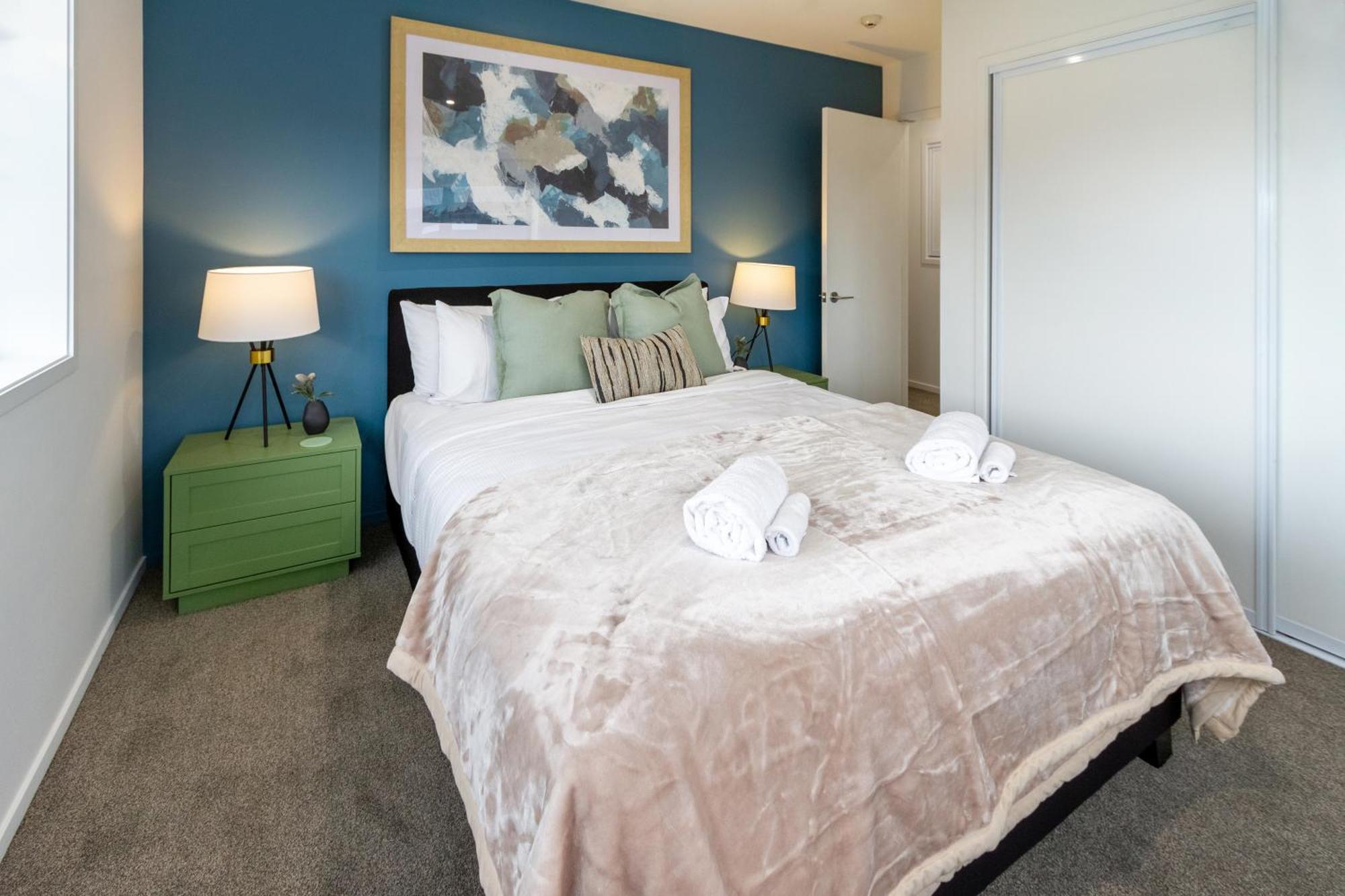 Chic 3-br Cbd Gem In Christchurch: Prime Location Christchurch