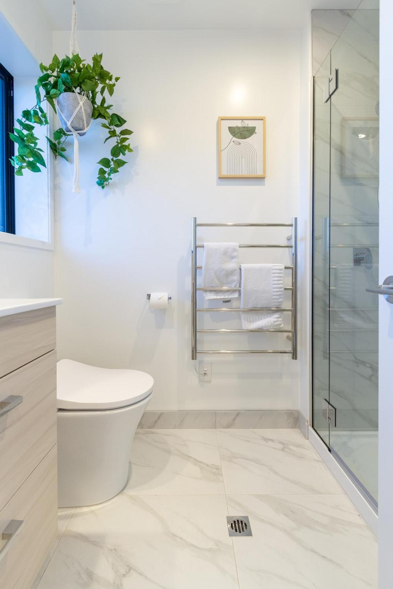 Downtown Delight: At 8 Wilmer With Backyard Apartment *
