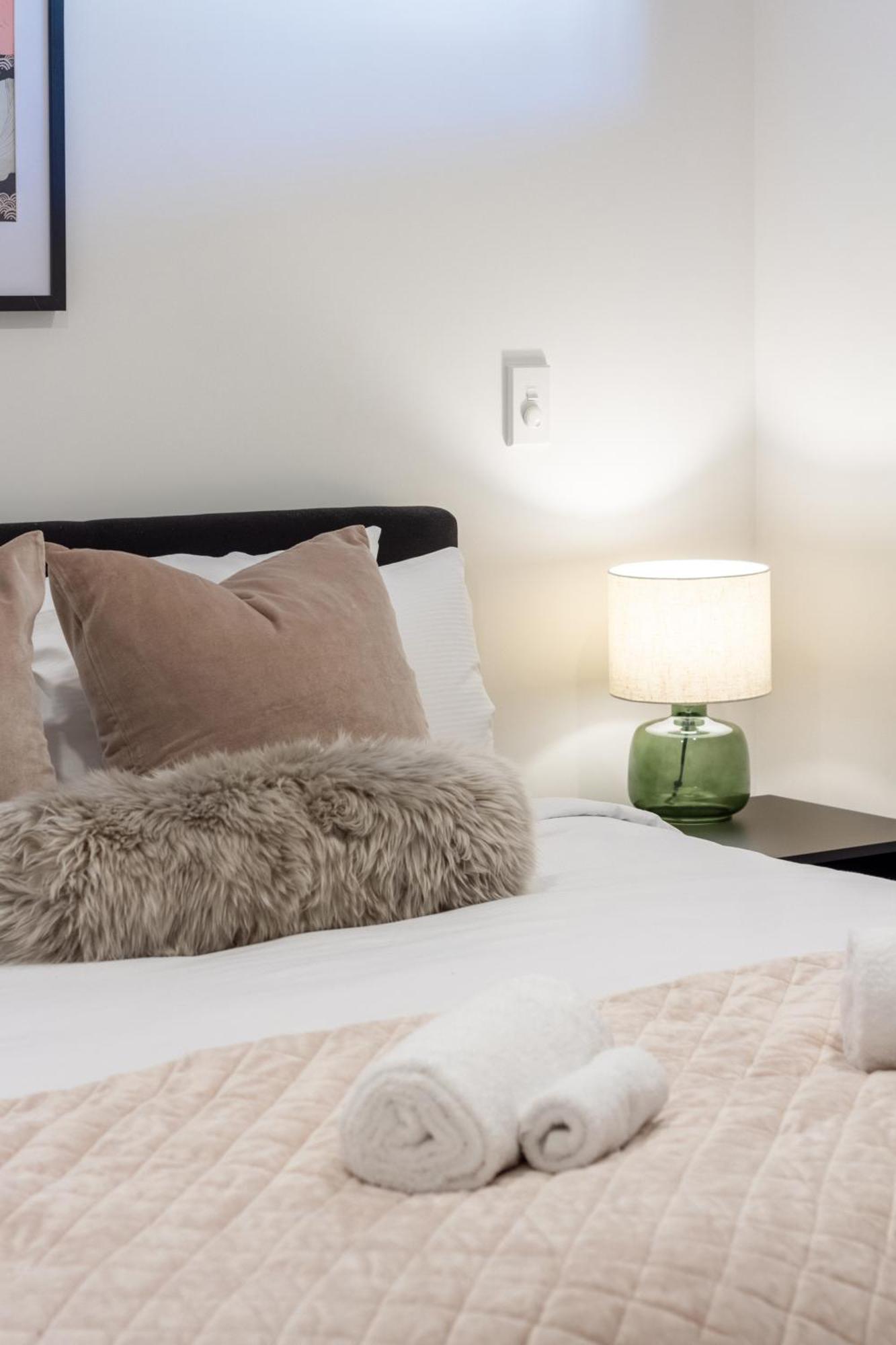 Apartment Cozy 1-bed With Park Views, Sleeps 4 Christchurch