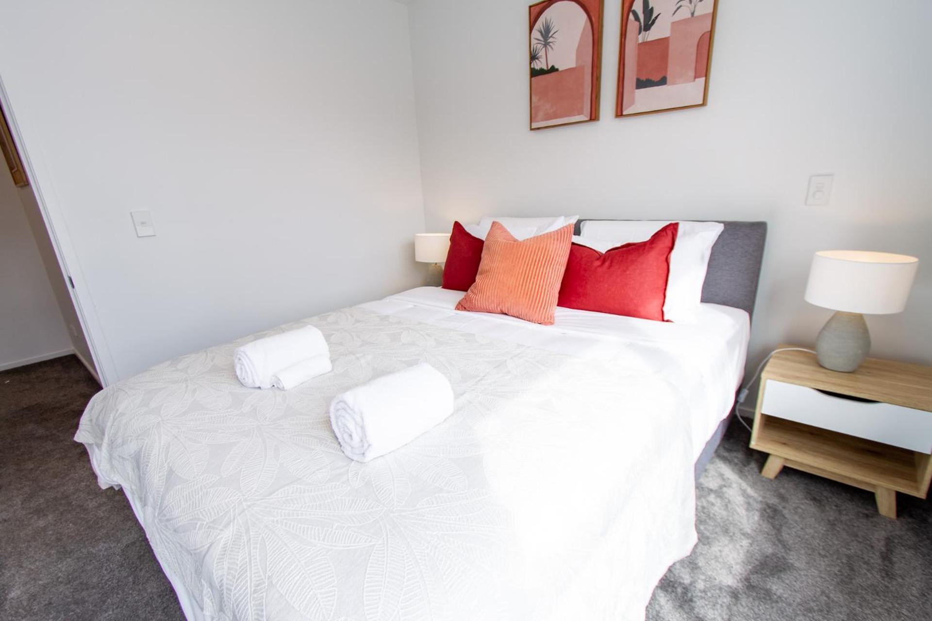 Sunny Townhouse Central City 2 Bedroom Christchurch