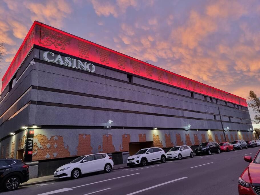 Cbd 2bdr 2bath Casino Townhall Tepae Convention Center Free Carpark